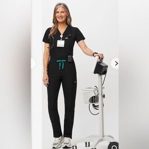 Figs FreeX scrubs size M